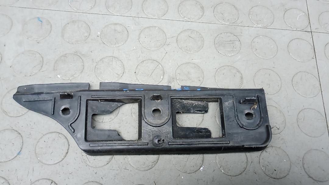 крепление бампера Volkswagen Golf 5 поколение 2007, 1.9 л., дизель, МКПП, универсал, 1K0807183 - фото №1