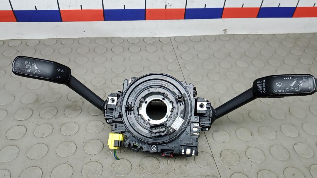 переключатель подрулевой Skoda Octavia 3 поколение (A7) 2015, 1.6 л., дизель, МКПП, хетчбэк 5 дв., 5Q0953513Q, 5Q0953549A, 5Q0953507AB - фото №1