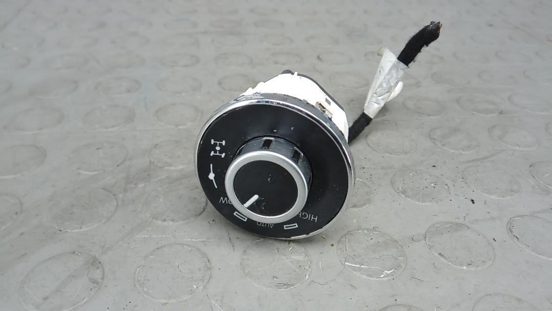 блок управления подвеской Volkswagen Touareg 1 поколение 2005, 2.5 л., дизель, МКПП, внедорожник 5 дв., 7L6941435 - фото №1