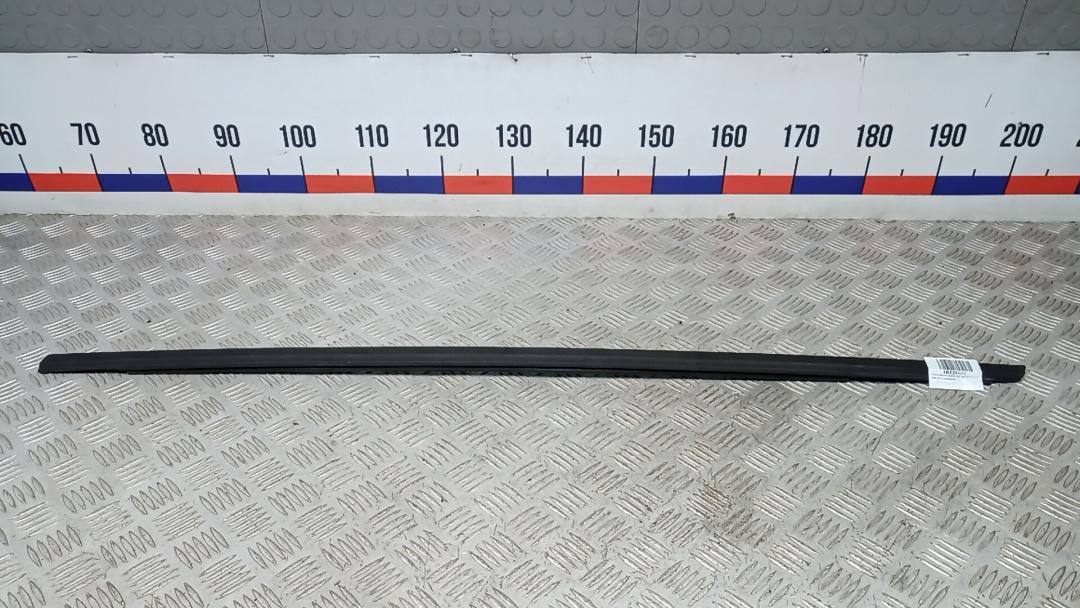 уплотнитель двери Peugeot 308 T9 2014, 1.6 л., дизель, МКПП, универсал - фото №1