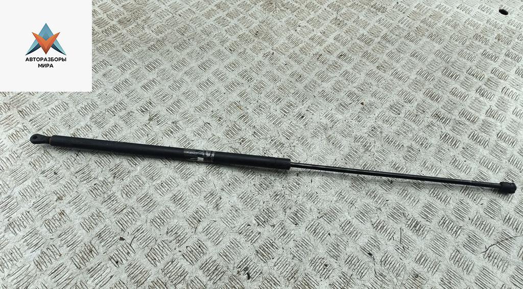 амортизатор капота Audi A6 4A/C4 1996, седан, 4A0823359C - фото №1