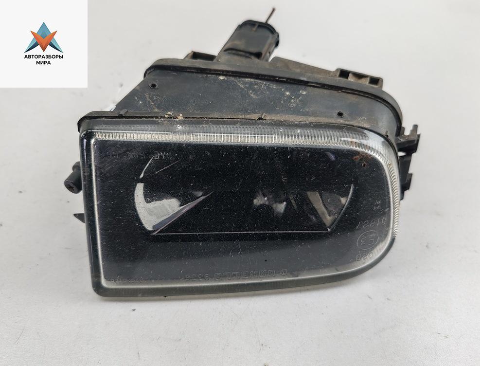 фара противотуманная правая BMW 5 серия E39 1996, 2.5 л., бензин, МКПП, серый, седан, 8360576 - фото №1