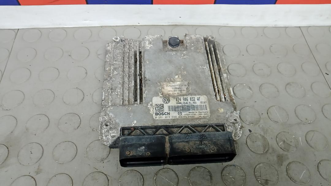 ЭБУ Volkswagen Crafter 1 поколение 2010, 2.5 л., дизель, МКПП, микроавтобус, 074906032AF, 0281013699 - фото №1