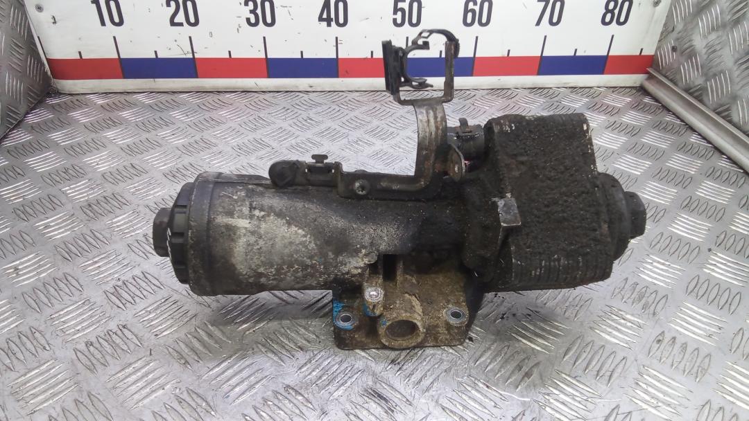 Корпус масляного фильтра дизельный Volkswagen Passat B6 2008, 2.0 л., дизель, МКПП, универсал, 045115389J, 038117021D - фото №1