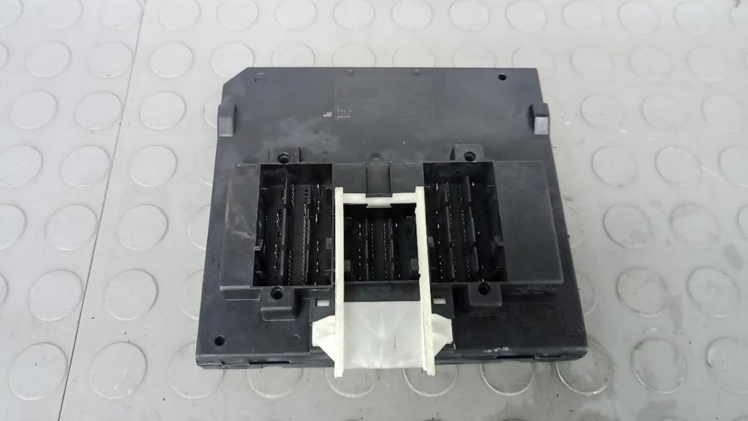 блок комфорта Skoda Octavia 3 поколение (A7) 2015, 1.6 л., дизель, МКПП, хетчбэк 5 дв., 5Q0937084S - фото №1