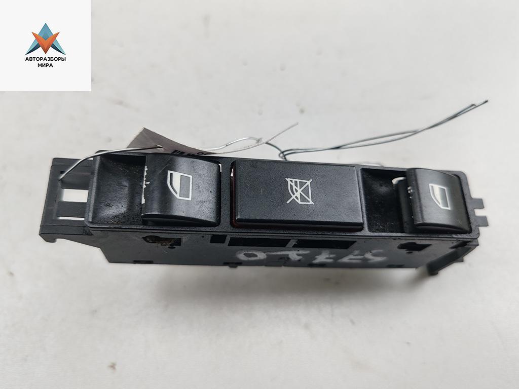 кнопка стеклоподъемника переднего левого BMW 3 серия E46 1999, 2.8 л., бензин, МКПП, синий, седан, 8381518 - фото №1