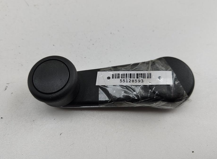 ручка стеклоподъемника Audi 80 8A/B3 1989, 1.8 л., бензин, АКПП, синий, седан, 443837581 - фото №1