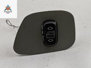 кнопка стеклоподъемника заднего левого Mercedes-Benz E-Класс W210/S210 1996, 2.0 л., бензин, МКПП, синий, седан, 2108330310