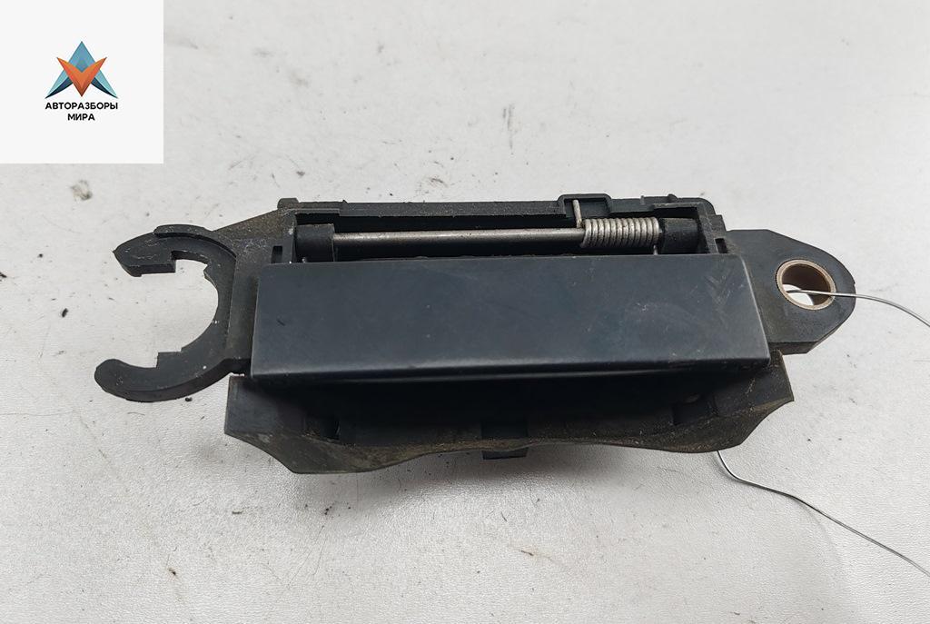 ручка наружная передняя правая Audi A4 B5 1995, 1.8 л., бензин, АКПП, красный, седан, 4A0837206 - фото №1