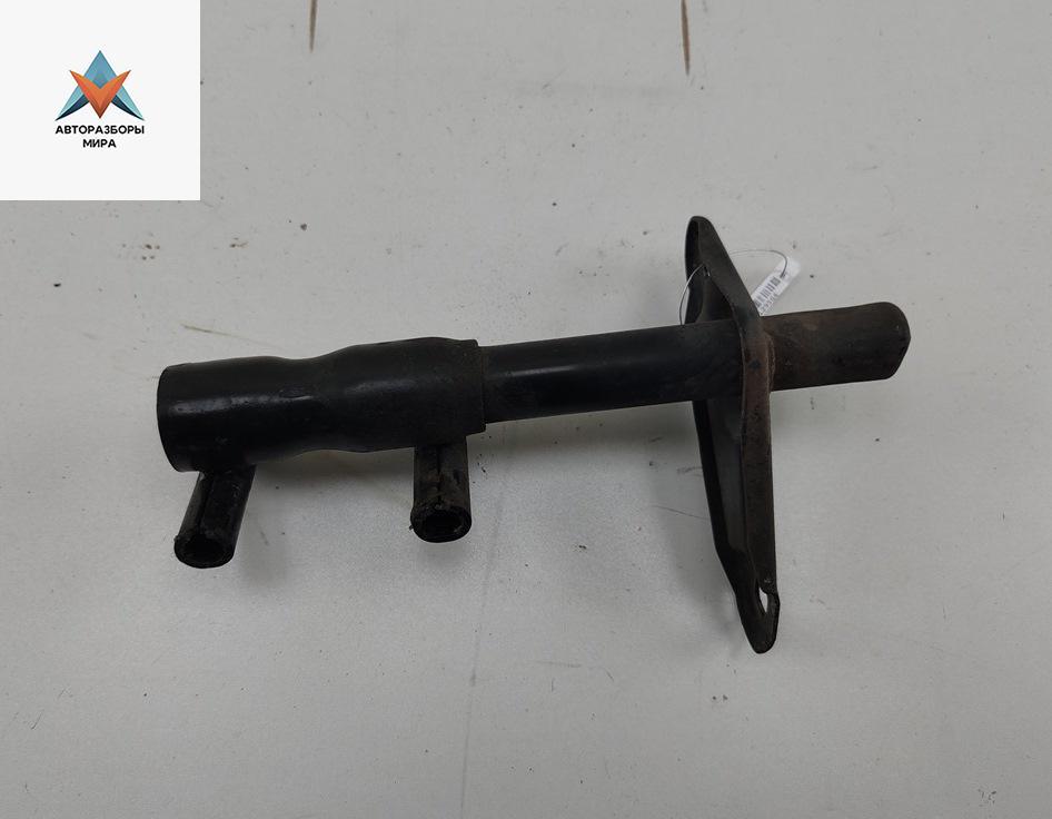 кронштейн заднего бампера Audi A4 B5 1995, 1.8 л., бензин, АКПП, красный, седан, 8D0807332B - фото №1