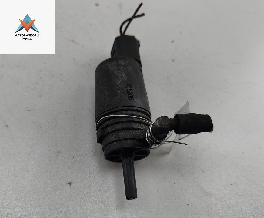 насос (моторчик) омывателя стекла BMW 5 серия E60/E61 2005, серый, универсал, 8377612 - фото №1