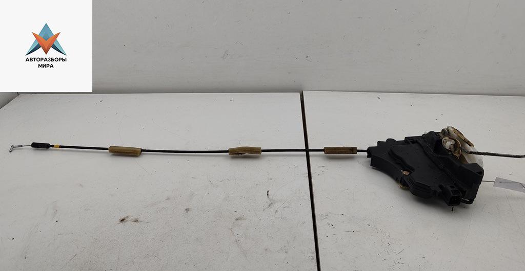 замок двери передней левой Mitsubishi Outlander 1 поколение 2006, 2.0 л., бензин, МКПП, чёрный, внедорожник 5 дв. - фото №1