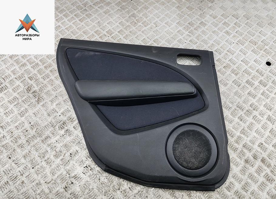 обшивка двери задняя левая Mitsubishi Outlander 1 поколение 2006, 2.0 л., бензин, МКПП, чёрный, внедорожник 5 дв., 8608A107 - фото №1