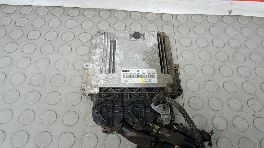 ЭБУ Opel Movano 2 поколение (B) 2013, 2.3 л., дизель, МКПП, микроавтобус, 0281030577 - фото №1