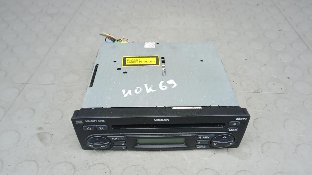 магнитола Nissan Note E11 2007, 1.4 л., бензин, МКПП, хетчбэк 5 дв. - фото №1