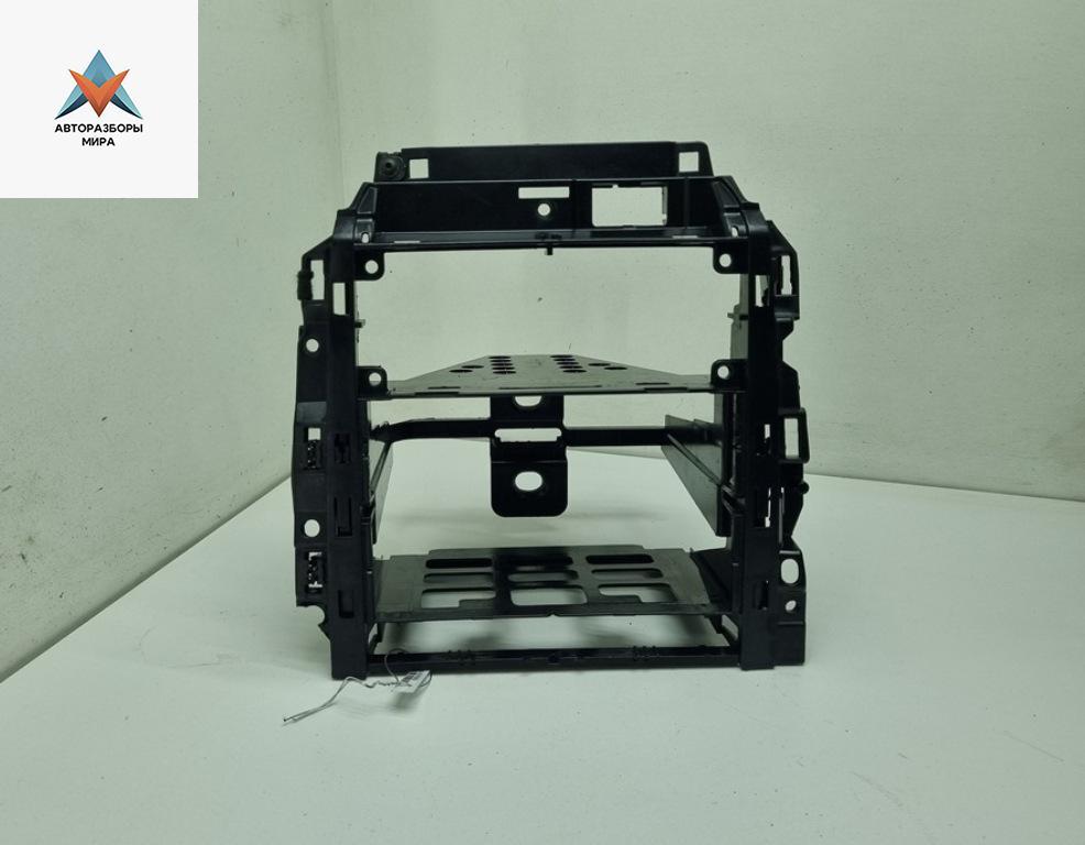 рамка под магнитолу Volkswagen Bora 1 поколение 2000, 1.6 л., бензин, МКПП, красный, седан - фото №1