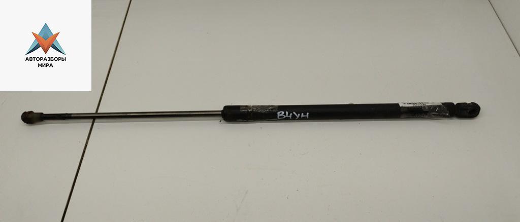 амортизатор крышки багажника (3-5 двери) Audi 80 8C/B4 1992, 2.0 л., бензин, МКПП, серый, универсал, 8A9827552D - фото №1