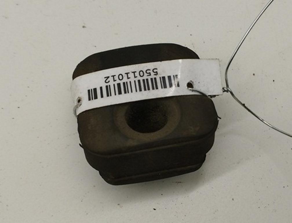 кронштейн радиатора Audi A6 C5 2003, 2.5 л., дизель, АКПП, синий, универсал, 8D0121276