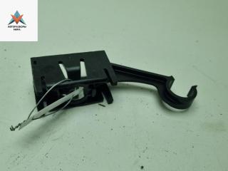 кронштейн (крепление) Volkswagen Passat B5 1998, 1.8 л., бензин, МКПП, синий, универсал, 8D1721156