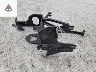 кронштейн (крепление) Volkswagen Passat B5 1999, 1.9 л., дизель, МКПП, серый, универсал, 8E0614119