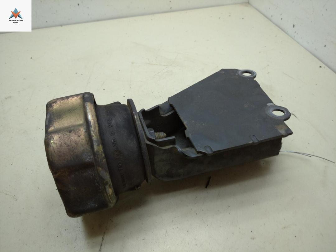 подушка крепления КПП Volkswagen Transporter T4 1992, 2.4 л., дизель, МКПП, красный, микроавтобус, 701199201R - фото №1