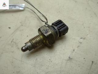 Датчик включения заднего хода (лягушка) Volkswagen Transporter T4 1992, 2.4 л., дизель, МКПП, красный, микроавтобус