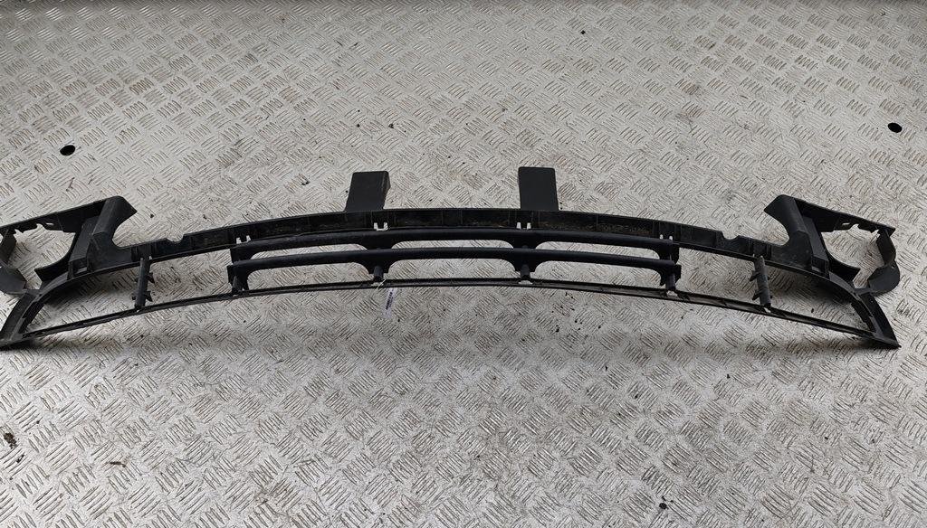 заглушка (решетка) в бампер BMW 3 E46 2004, 1.8 л., бензин, МКПП, серый, седан, 7030594