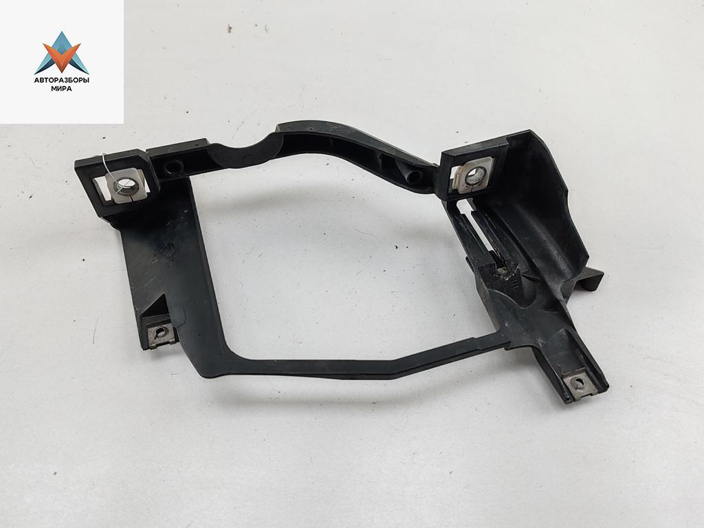 крепление фары левой BMW 5 серия E60/E61 2005, 2.5 л., дизель, АКПП, серый, универсал, 158737-00 - фото №1