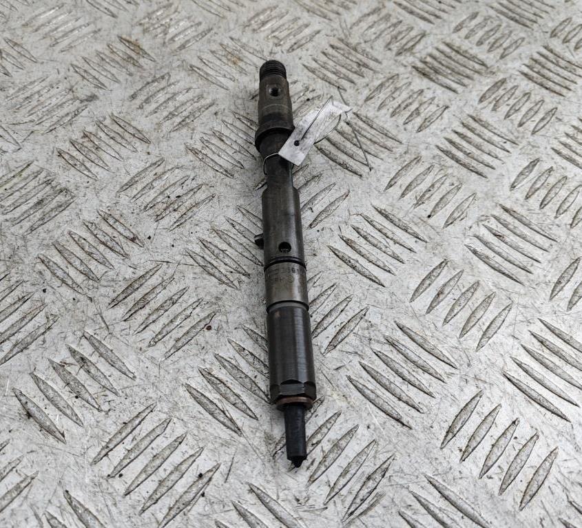 форсунка Volkswagen Passat B5 1999, 2.5 л., дизель, МКПП, чёрный, универсал, 059130201A