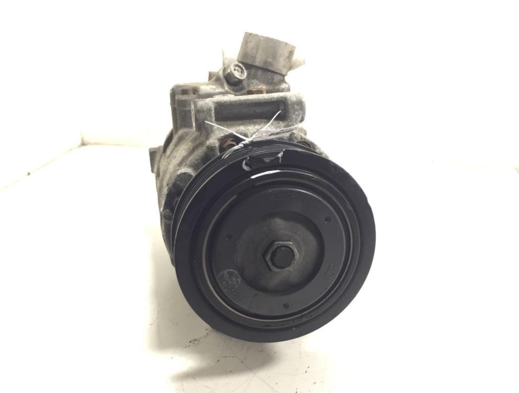 компрессор кондиционера Volkswagen Passat B6 2005, 1.6 л., бензин, 1K0820803P - фото №1