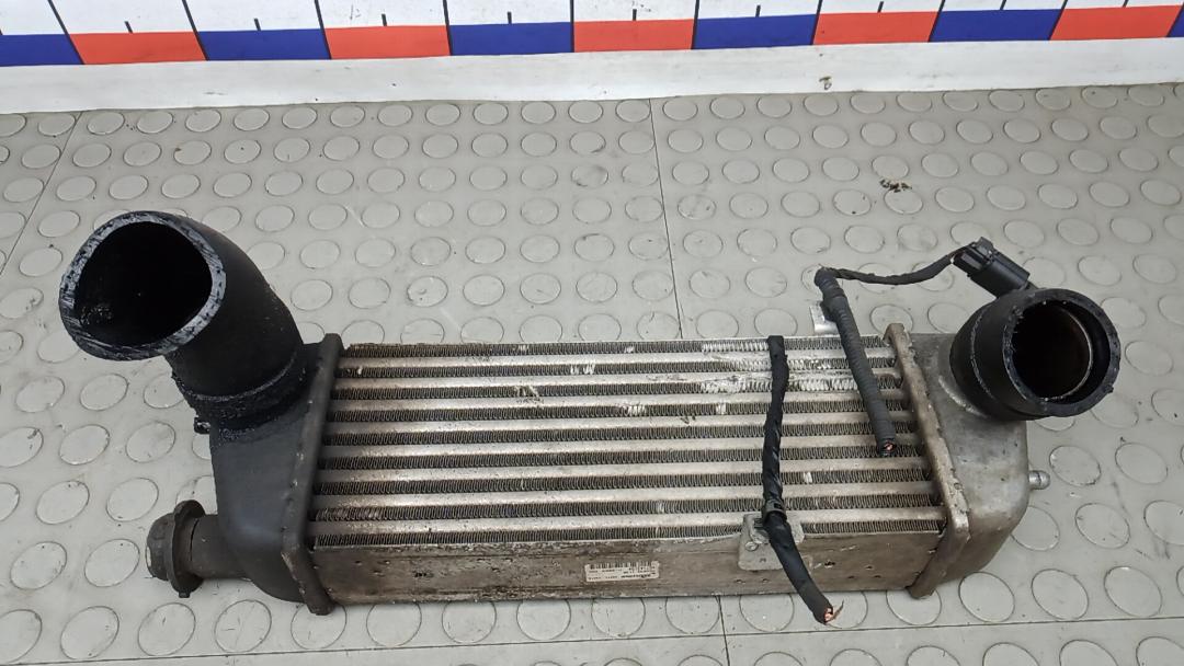 радиатор интеркулера Kia Ceed 1 поколение 2009, 1.6 л., дизель, МКПП, хетчбэк 5 дв., 282702A611 - фото №1