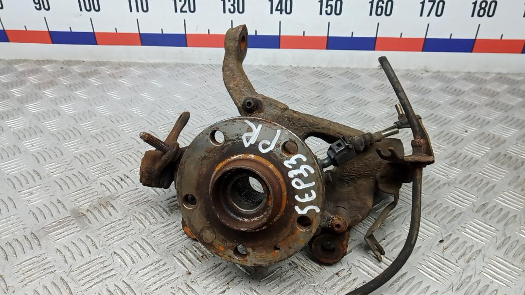 ступица передняя правая Skoda Octavia 3 поколение (A7) 2015, 1.6 л., дизель, МКПП, хетчбэк 5 дв., 5Q0407256Q, 8V0498625 - фото №1