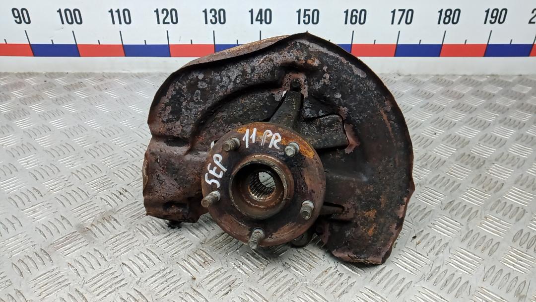 ступица передняя правая Ford Kuga 1 поколение 2011, 2.0 л., TDCi 4x4, дизель, МКПП, внедорожник 5 дв. - фото №1