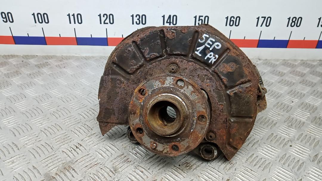 ступица передняя правая Volkswagen Passat B6 2008, 2.0 л., TDi, дизель, МКПП, седан - фото №1