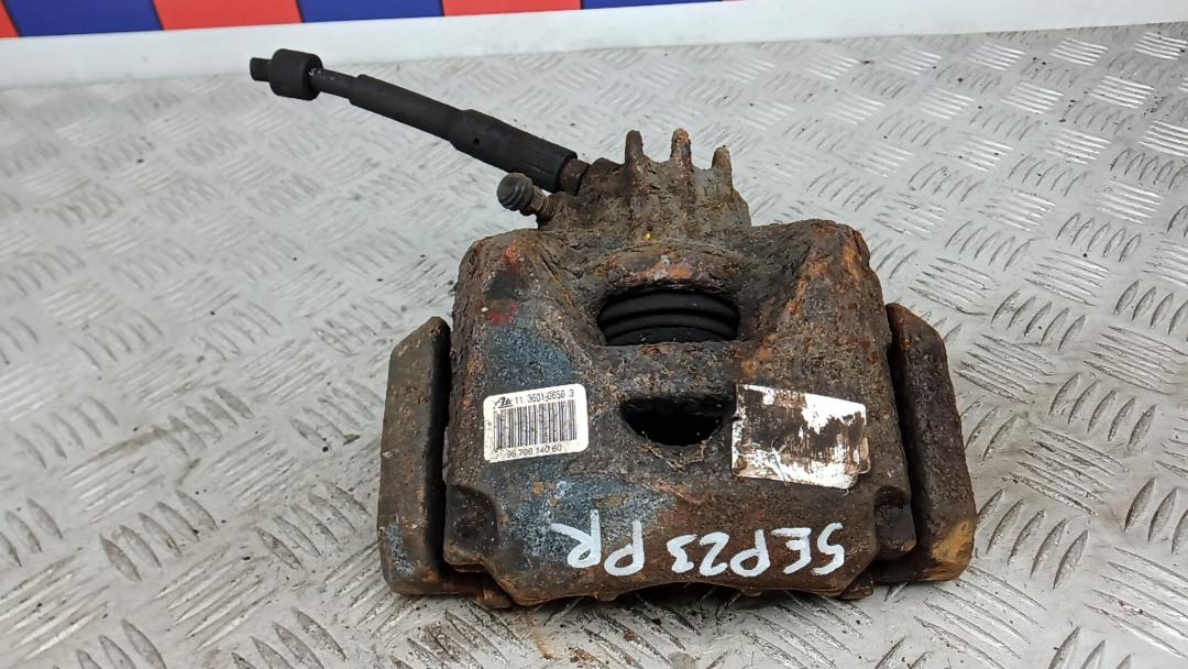 суппорт передний правый Citroen C4 Picasso 1 поколение 2008, 1.6 л., дизель, МКПП, минивэн - фото №1