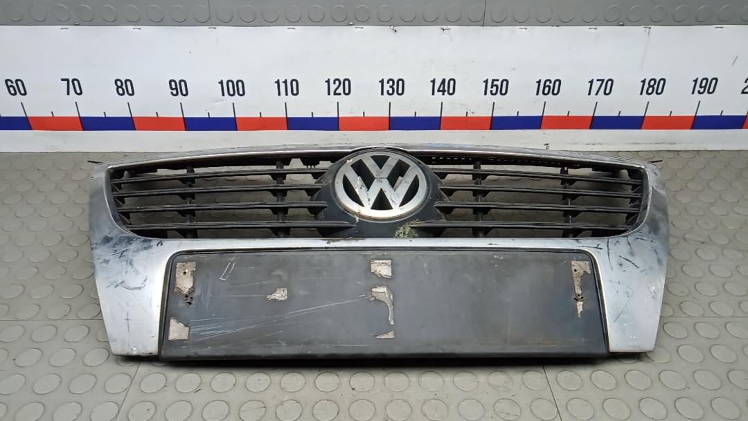 решетка радиатора Volkswagen Passat B6 2008, 2.0 л., дизель, МКПП, седан, 3C0853651AD - фото №1