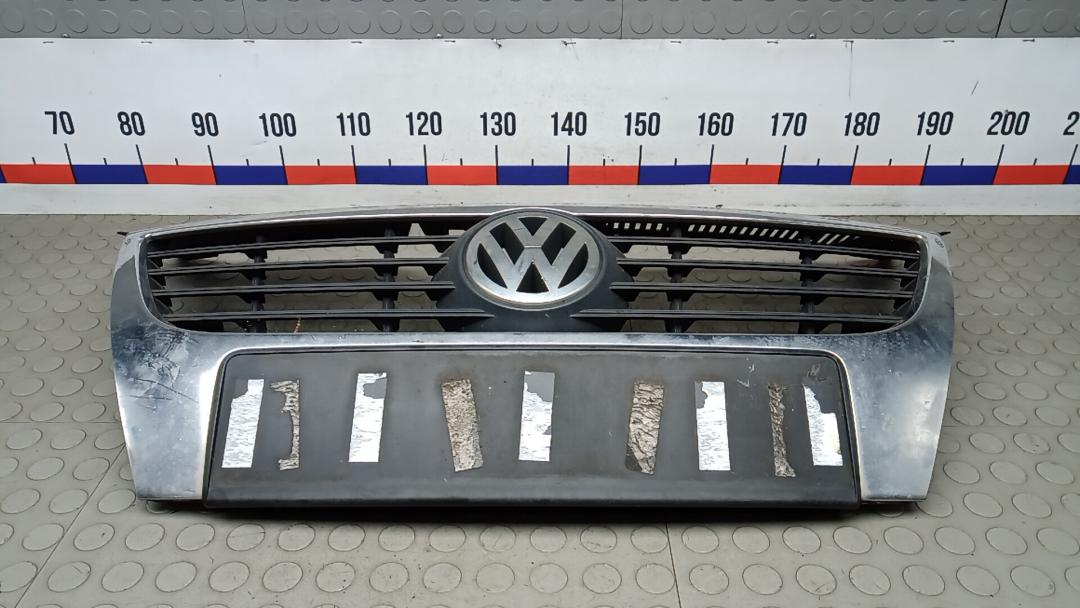 решетка радиатора Volkswagen Passat B6 2008, 2.0 л., дизель, МКПП, универсал, 3C0853651AD - фото №1