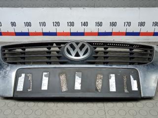 решетка радиатора Volkswagen Passat B6 2008, 2.0 л., дизель, МКПП, универсал, 3C0853651AD