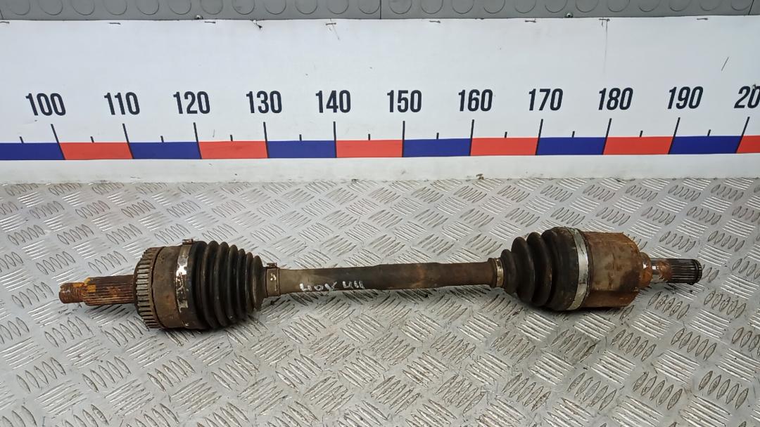 полуось передняя левая (приводной вал, ШРУС) Kia Sportage 3 поколение 2010, 1.7 л., дизель, МКПП, внедорожник 5 дв., 495002Y900 - фото №1