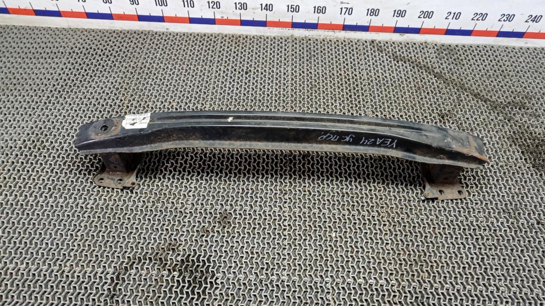 усилитель бампера переднего Volkswagen Caddy 3 поколение 2004, 2.0 л., дизель, МКПП - фото №1