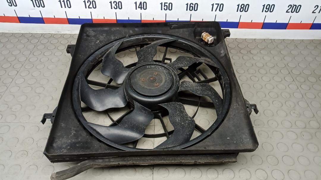 вентилятор радиатора Kia Sportage 3 поколение 2010, 1.7 л., дизель, МКПП, внедорожник 5 дв., 253802Y000 - фото №1