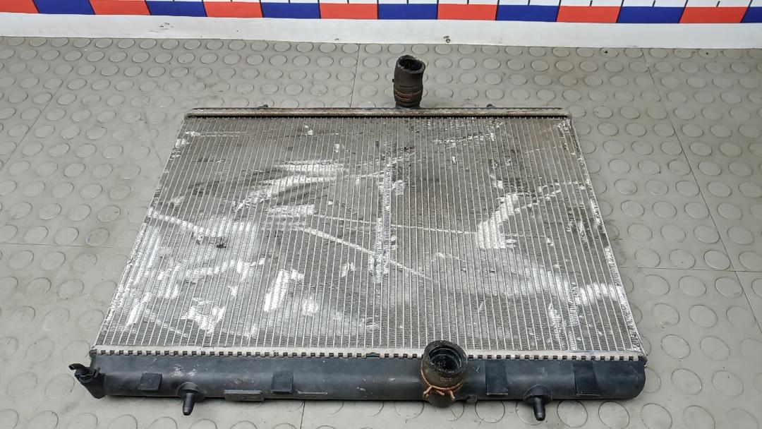 радиатор охлаждения Peugeot 3008 1 поколение 2010, 1.6 л., дизель, МКПП, хетчбэк 5 дв. - фото №1