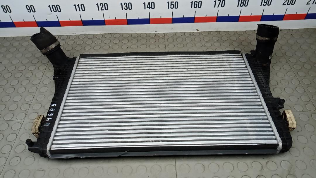 радиатор интеркулера Skoda Superb 2 поколение 2011, 2.0 л., дизель, АКПП, универсал - фото №1