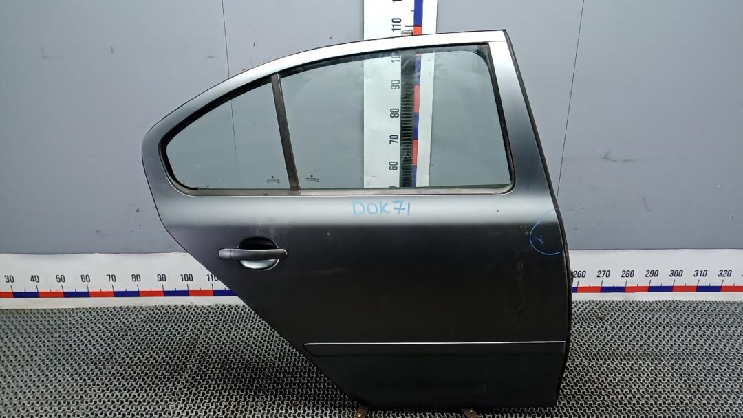 дверь задняя правая Skoda Octavia 2 поколение (A5) 2007, 1.6 л., бензин, МКПП, хетчбэк 5 дв. - фото №1