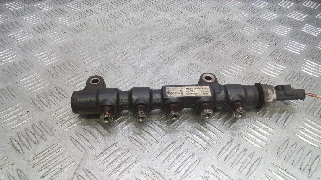 топливная рампа Peugeot 308 T7 2008, 1.6 л., дизель, МКПП, хетчбэк 5 дв. - фото №1