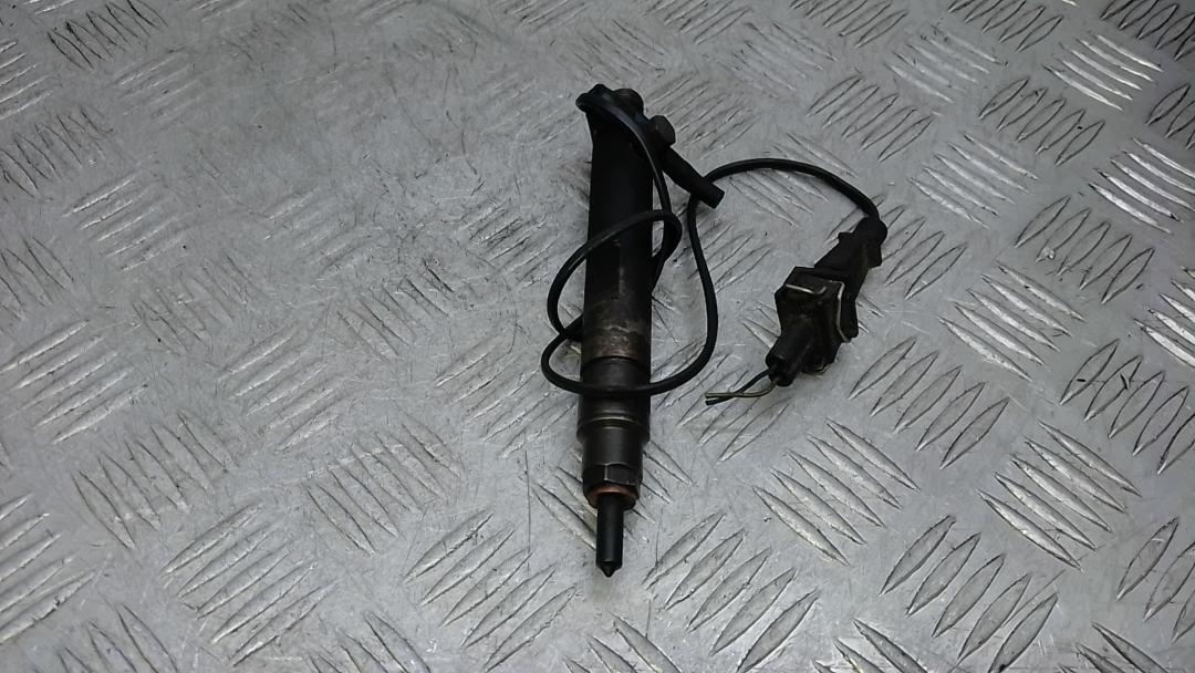 Форсунка управляющая дизельная Volkswagen LT 2 поколение 1999, 2.5 л., дизель, МКПП, микроавтобус, 0432193622, 074130202D - фото №1