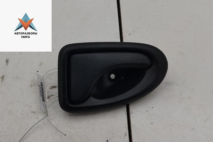 ручка внутренняя передняя правая Dacia (Renault) Logan 2006, 1.4 л., бензин, МКПП, синий, седан, 91127101 - фото №1