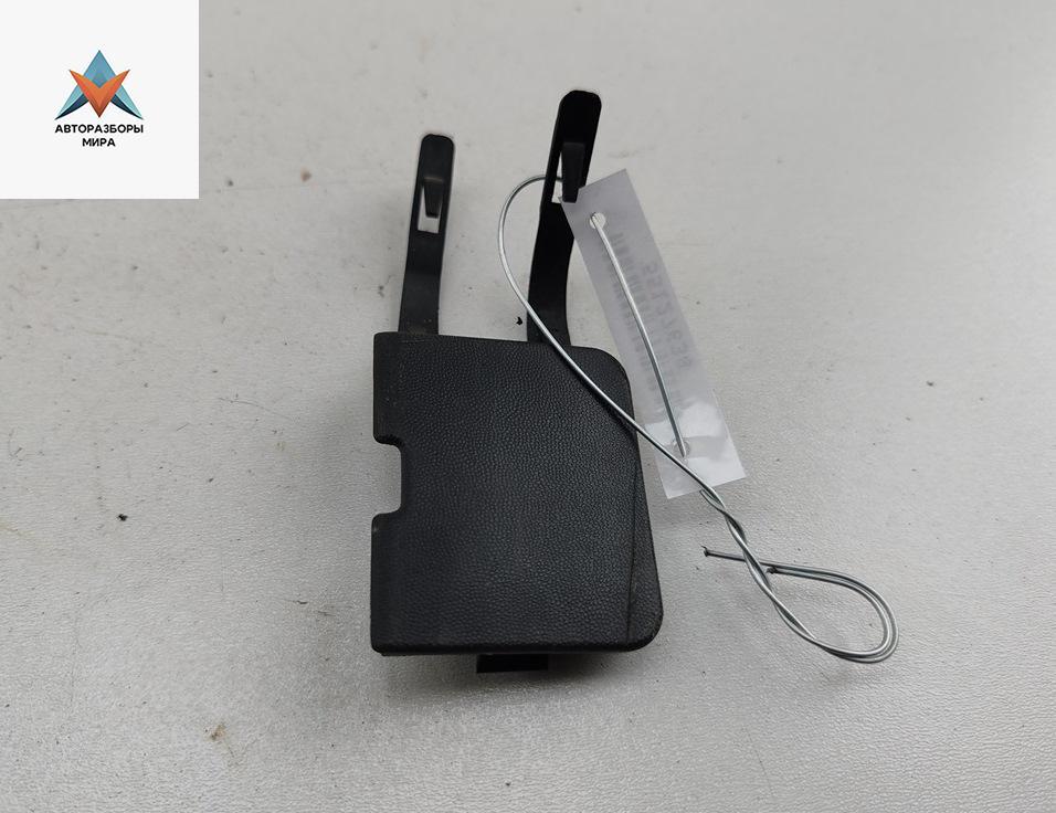 заглушка (решетка) в бампер Dacia (Renault) Logan 2006, 1.4 л., бензин, МКПП, синий, седан, 8200301519 - фото №1