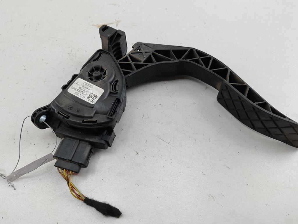 педаль Audi A4 B8 2009, 2.0 л., дизель, МКПП, чёрный, универсал, 8K1721523