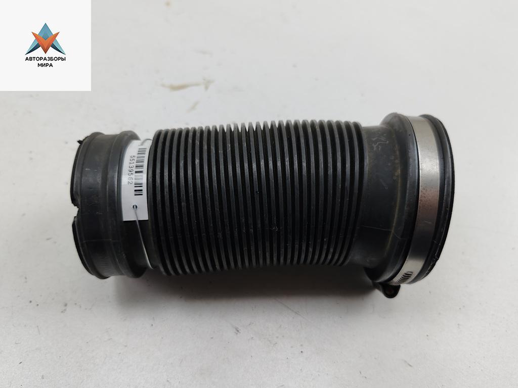 гофра инжектора Audi A6 4B/C5 1999, 2.4 л., бензин, АКПП, универсал, 8D0129627 - фото №1